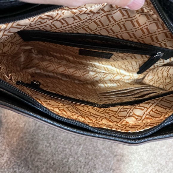 Tignanello genuine leather purse - Picture 6 of 7